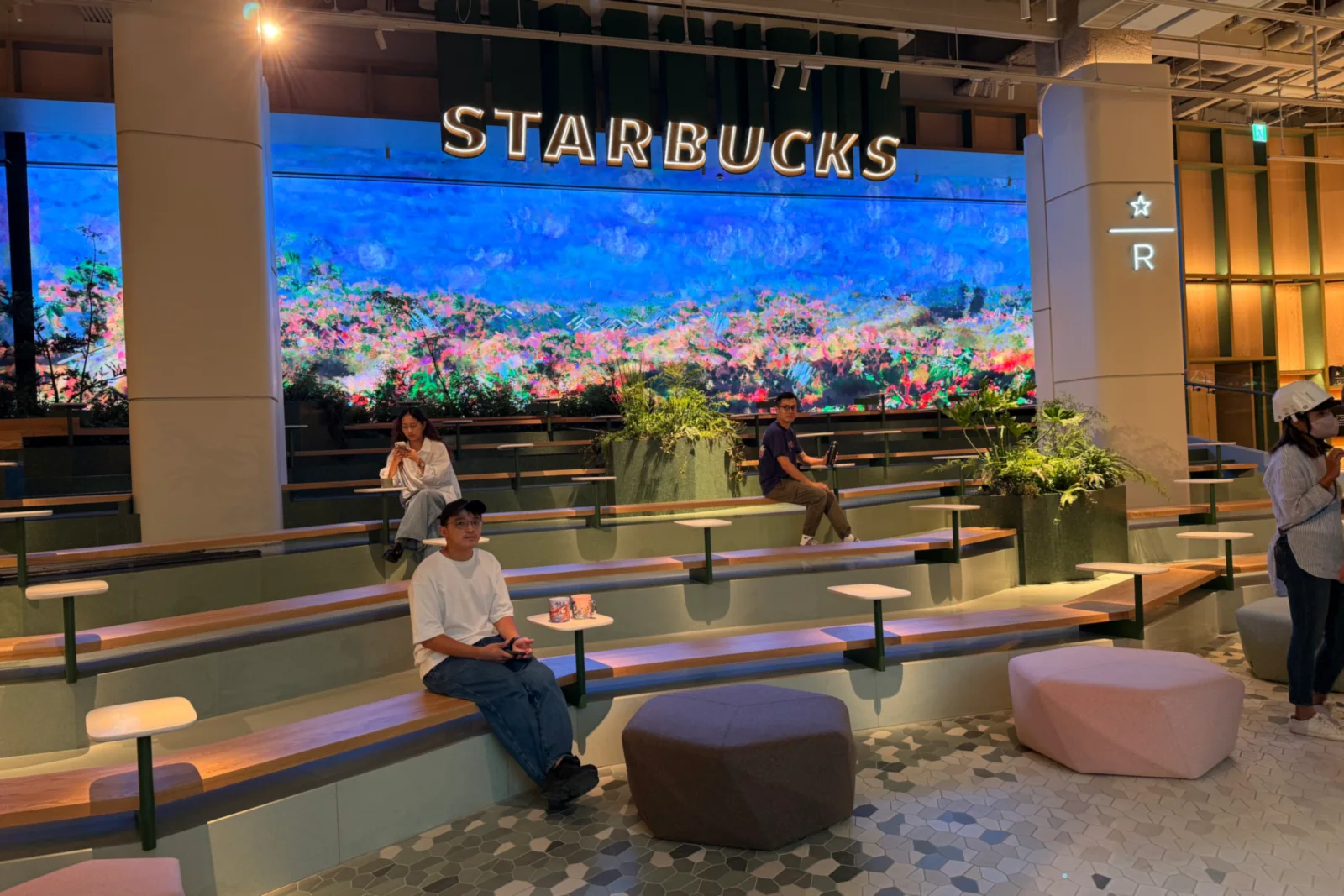 The whole wall seen from the seating