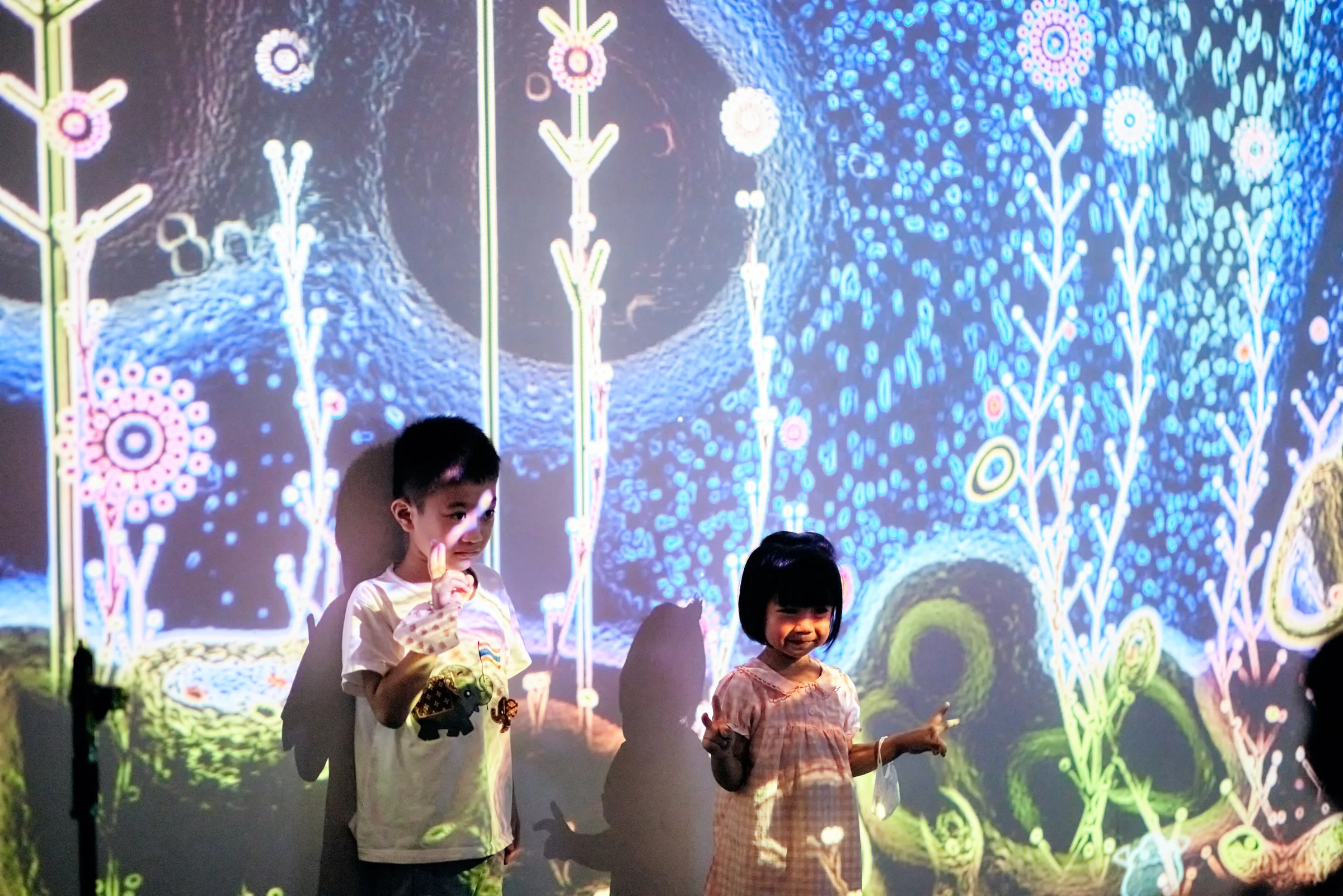 The Eternal Garden in a Bottle, Pier-2, Two children standing in the garden
