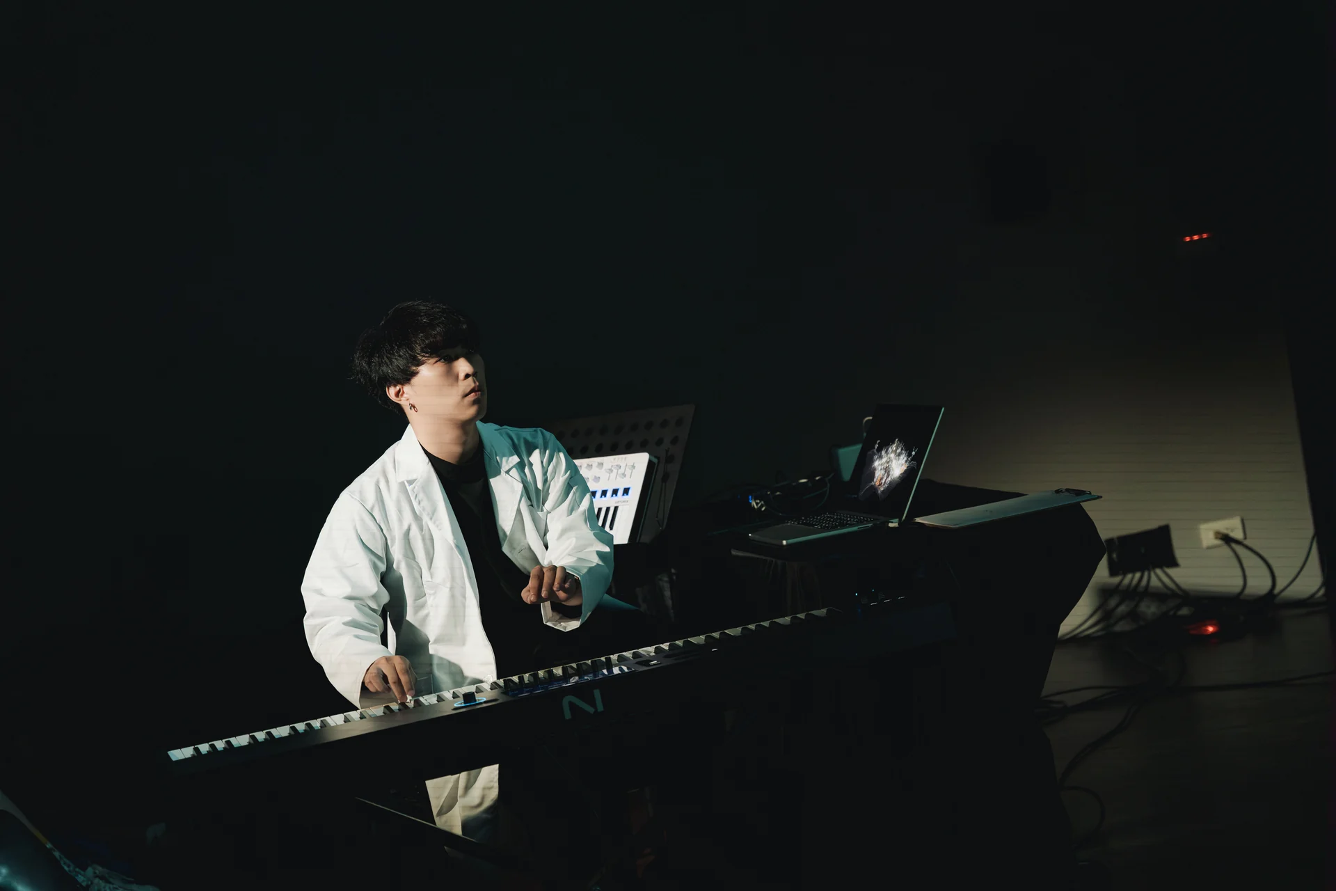The Last Input premiere: Between the desk and the piano