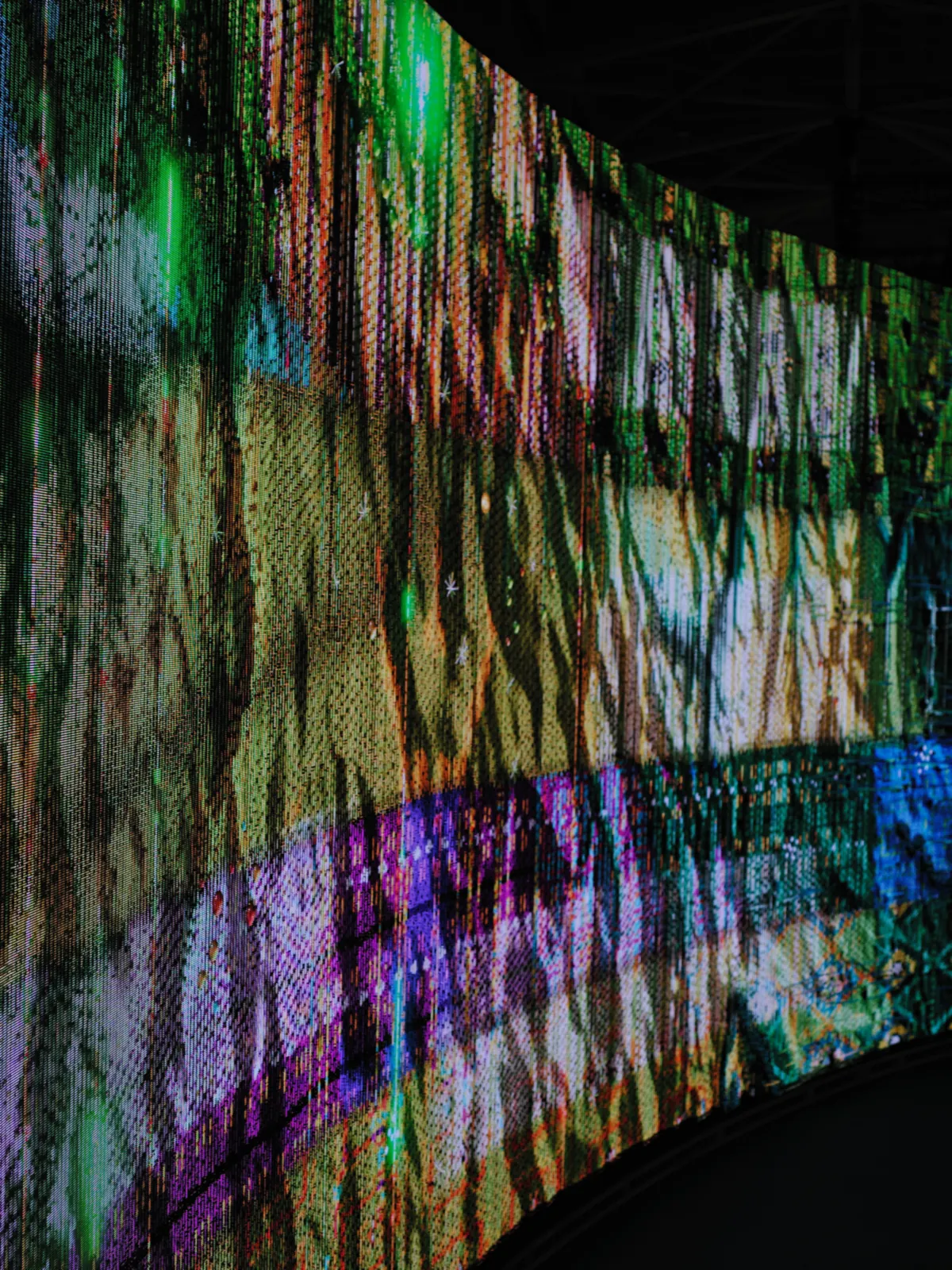 Woven Land, Woven River on site: Close along the ring, the cloth running away with the curve