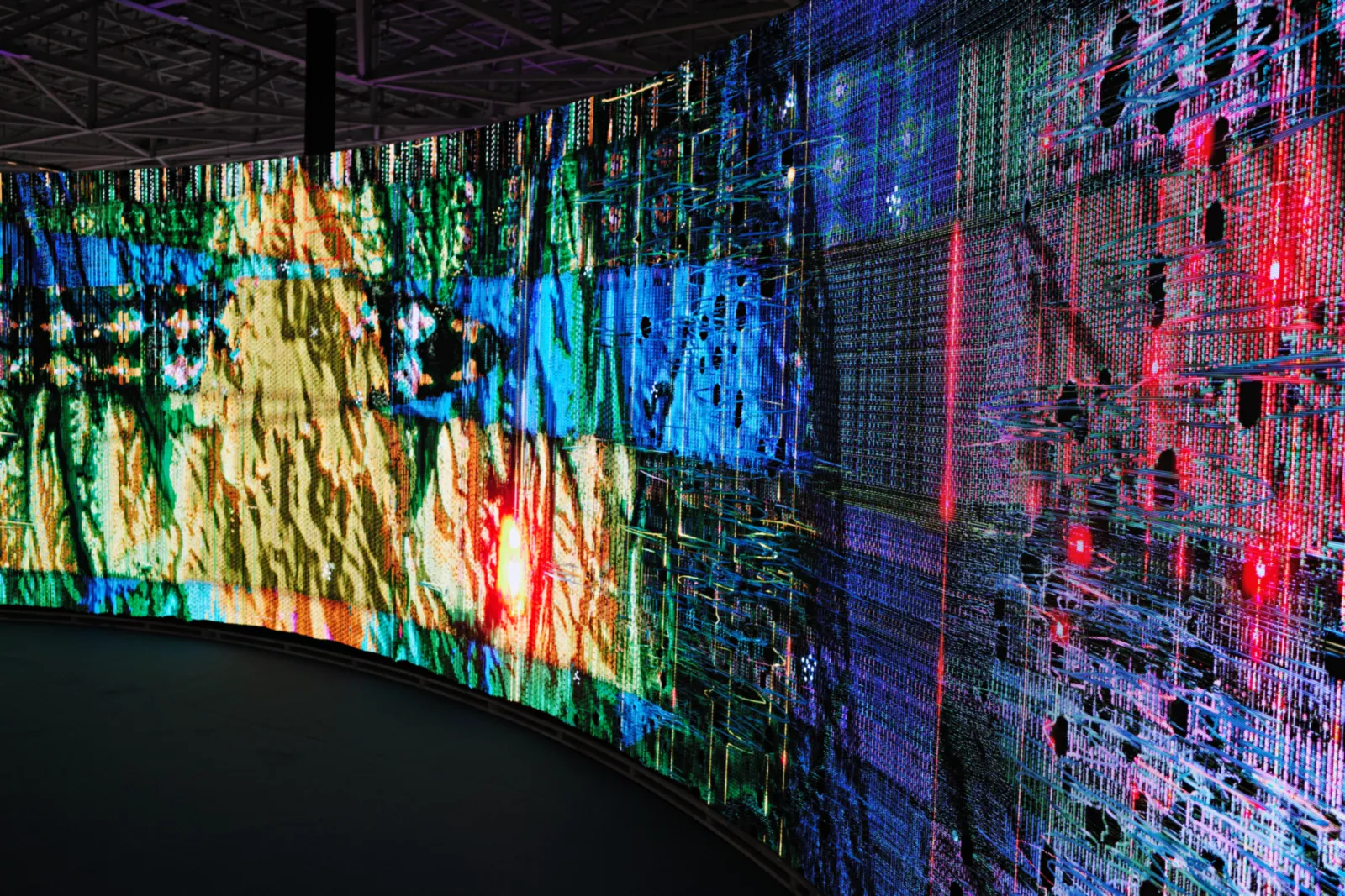 Woven Land, Woven River on site: Close up: LEDs, yarn and points of red